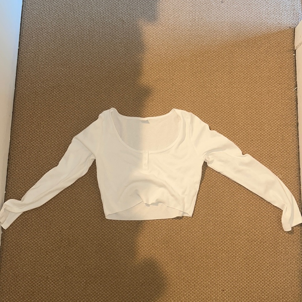 Aritza Sunday Best white long sleeve crop top worn once fitted size large
